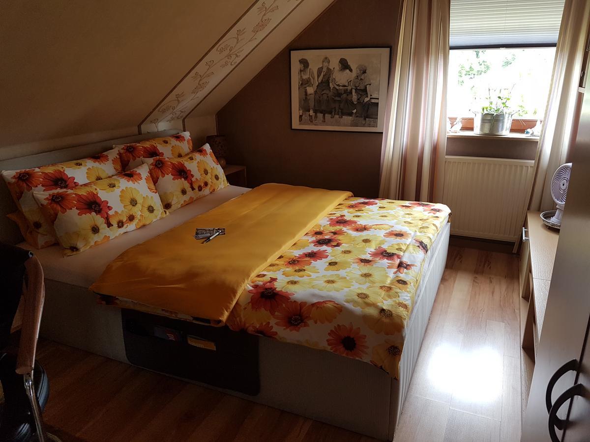 Pension Buetterich Appartement Husum  Buitenkant foto